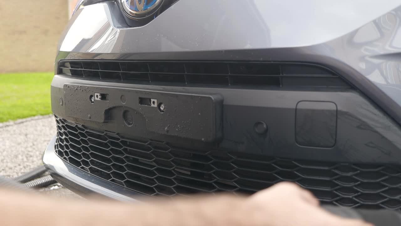 Drying a car with blower