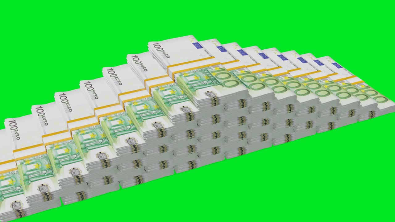 Banyak tumpukan uang di latar belakang chromakey. Uang kertas 100 Euro. Tumpukan uang.
