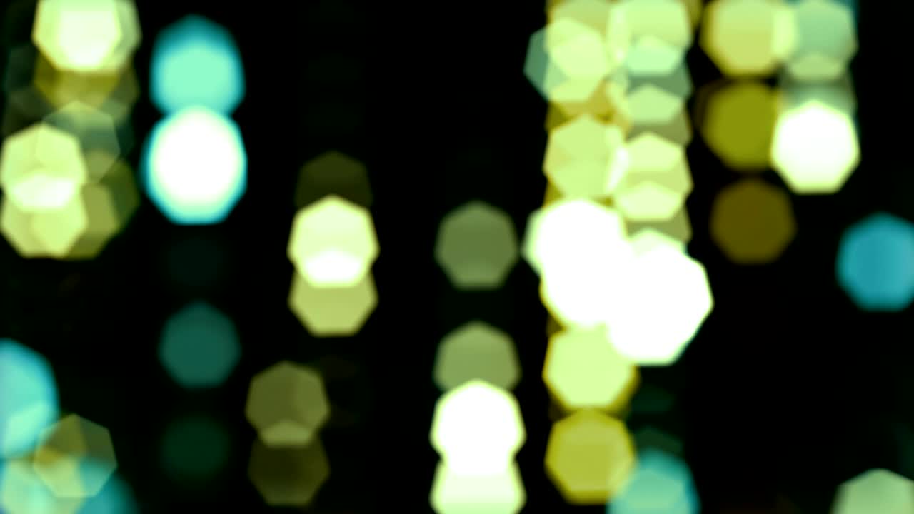 bokeh de lluvia de brillo amarillo ligero