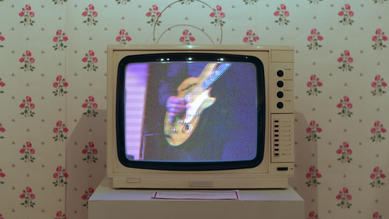 1980년대 흰색 텔레비전 세트