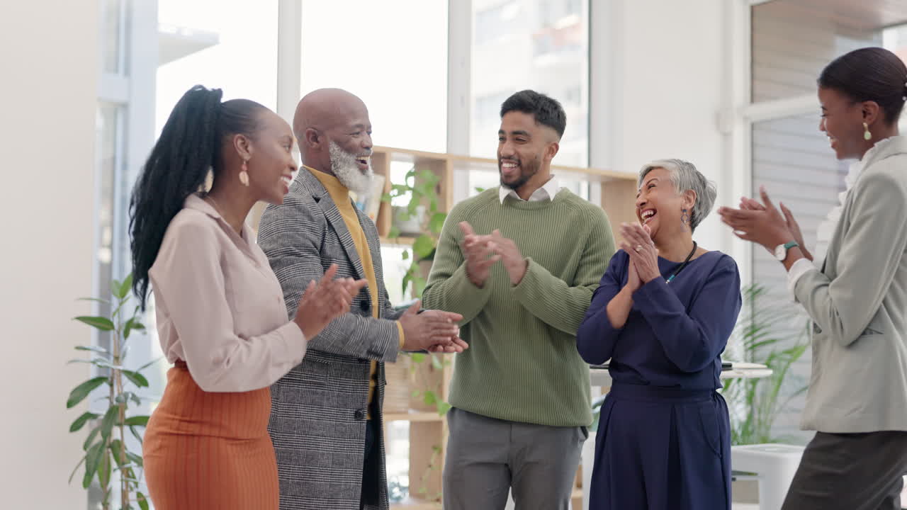 gente de negocios, las manos juntas