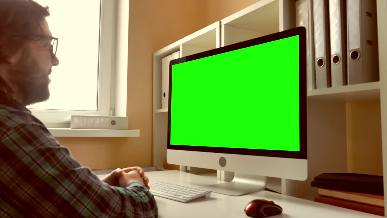 작업 중 휴식을 취하고 있는 직원