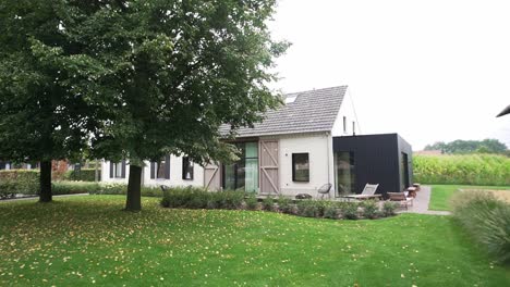 bnb in het midden van de landbouwgrond in