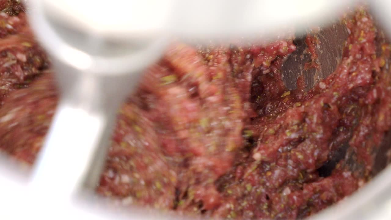 고기 와 향신료 - 마조람, 매운, 겨자