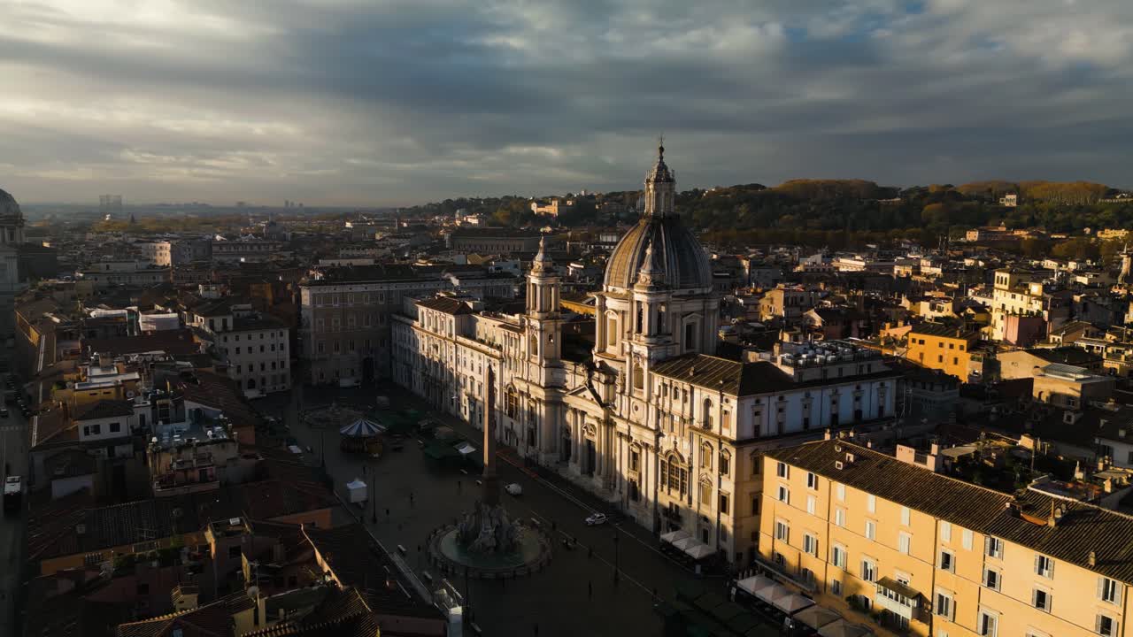 Incredibile vista aerea di Piazza Navona a Roma, Italia