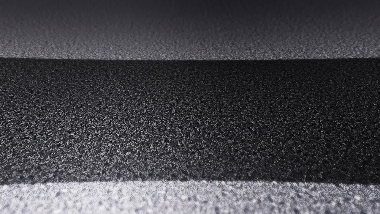 caminar por un camino de hormigón con espacio de copia. correr y caminar dar pasos. cerrar el pie del corredor. concepto de desafío de negocio. animación de bucle.