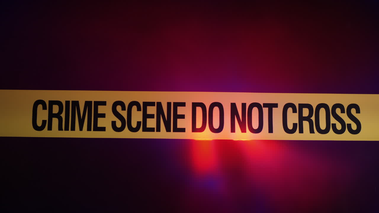 cerca de la escena del crimen