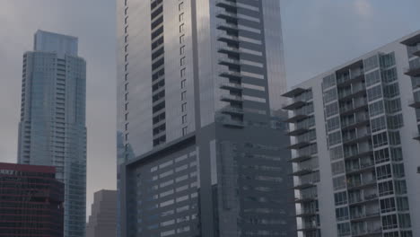 Panorámica-Desde-Un-Edificio-Alto-En-Austin,-Texas