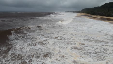 Large-surf-with-muddy-waters