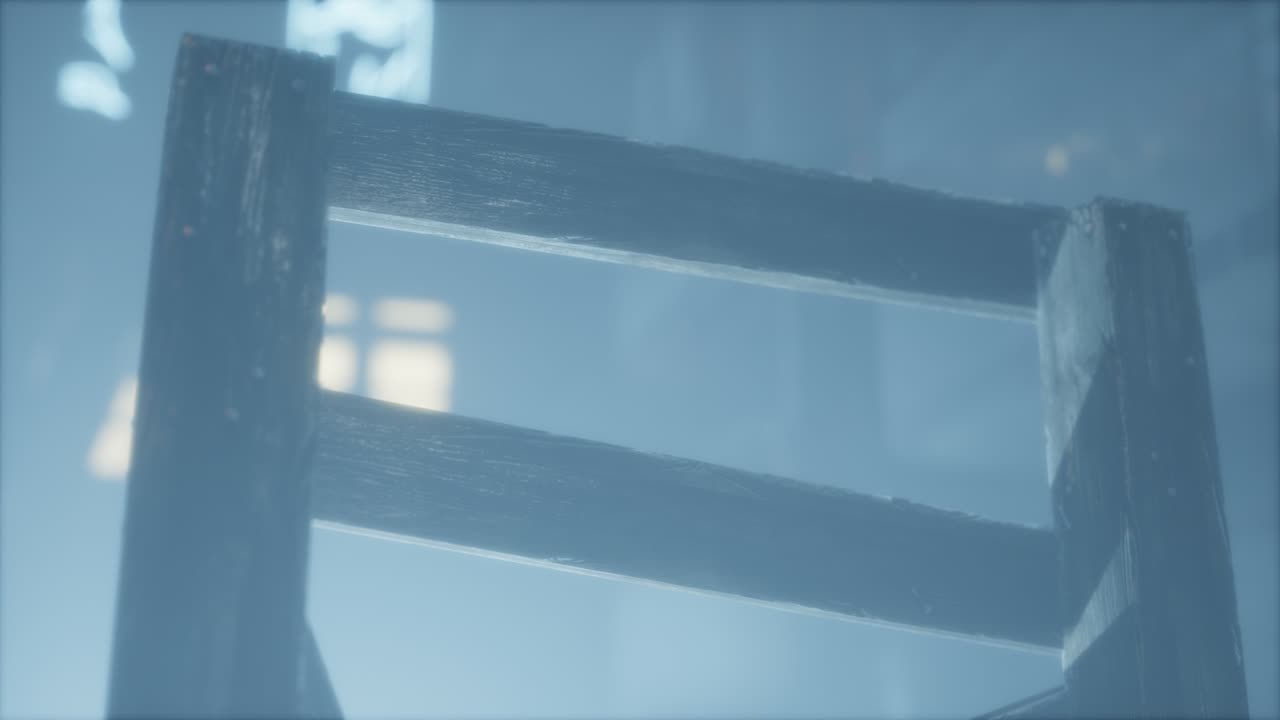 구시가지 거리에서 안개와 함께 비가 오는 밤