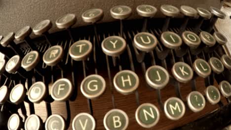 Panning-shot-across-old-typewriter-keyboard