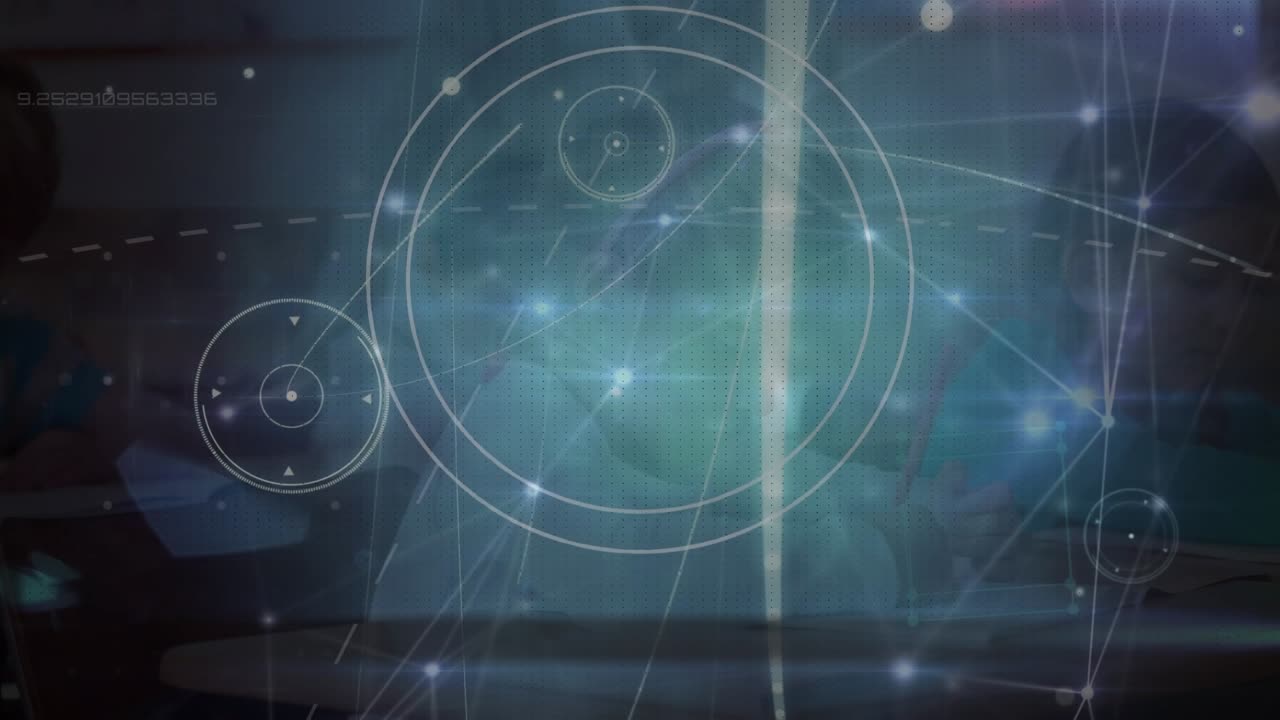 Animación de procesamiento de datos sobre escolares diversos.