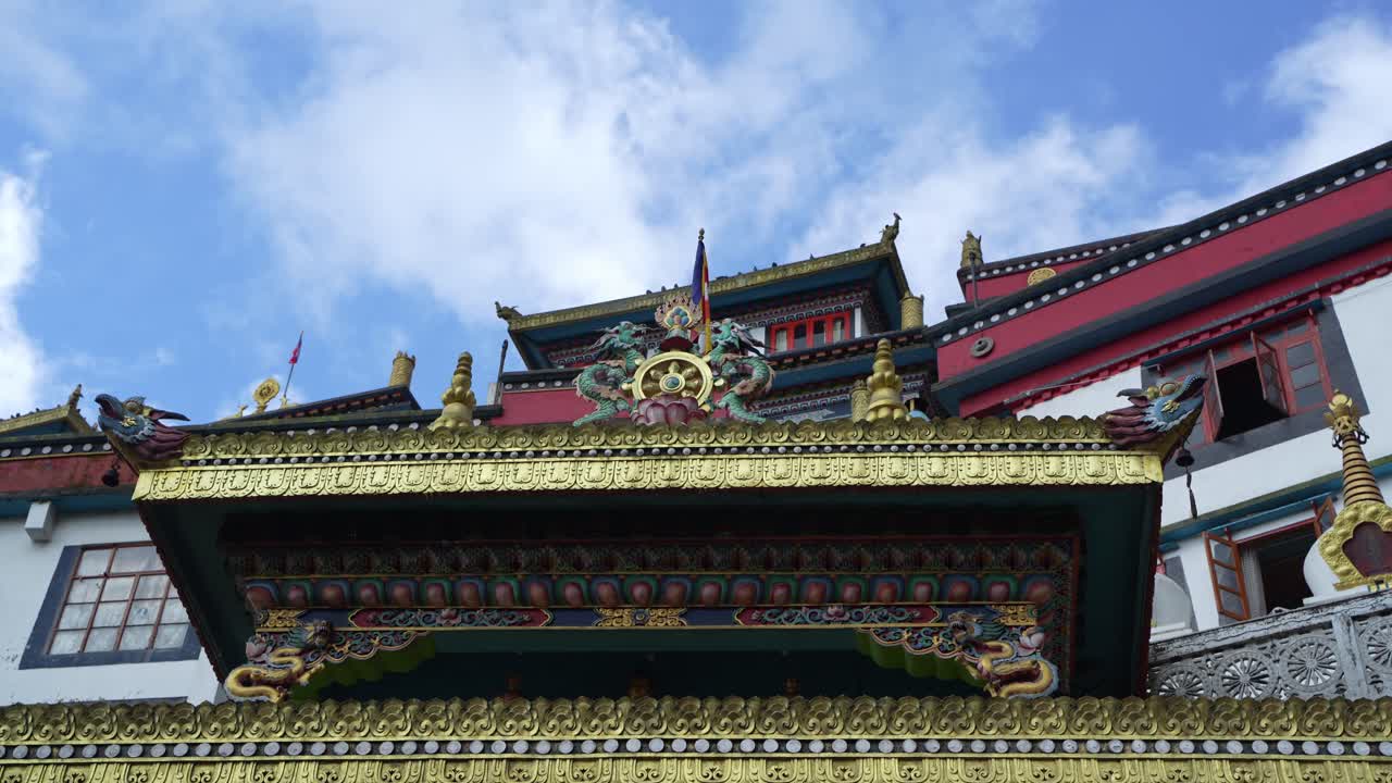 The entrance to the Buddhist temple