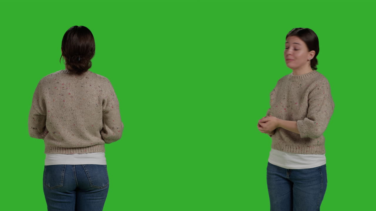 Mulher em tela verde
