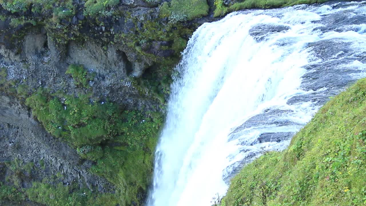 cascada islandesa, cascada skogarfoss en el sur de islandia