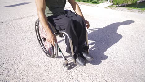 Behinderte-Person,-Die-Einen-Rollstuhl-Benutzt.