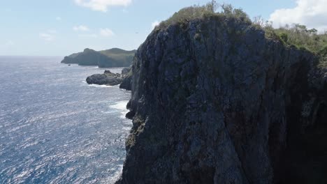 Costa-Y-Acantilados-Del-Parque-Nacional-Cabo-Cabrón-En-Samaná,-República-Dominicana