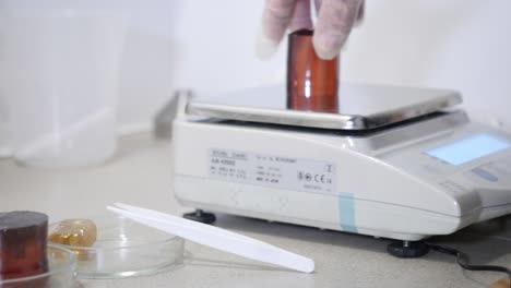 muestras y equipos de laboratorio