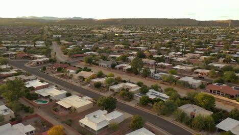 Vecindario-De-Casas-Unifamiliares-De-Green-Valley-Arizona,-Avance-Aéreo