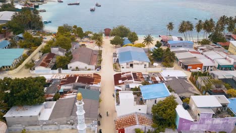 Drone-shots-of-the-Maldivian-island-Thuslusdhoo,-near-the-capital-Male,-Maldives