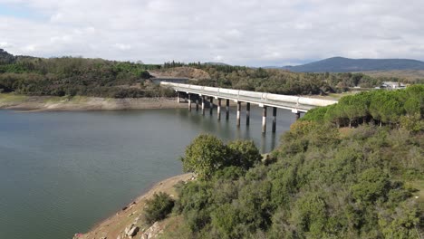 Lake-Barrage-Flume-Water