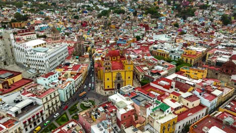 orbit hyper lapse of guanajuato church at noon