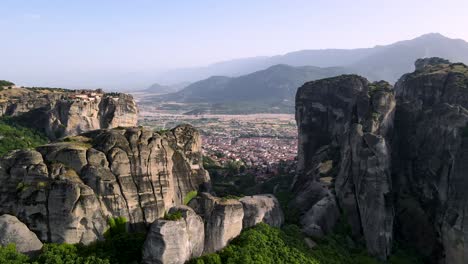 imágenes de drones aéreos de meteora de grecia 4.mp4