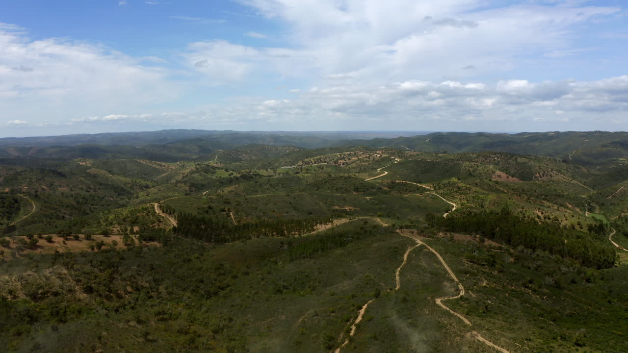 포르투갈의 산으로 랠리 흙 경주 트랙