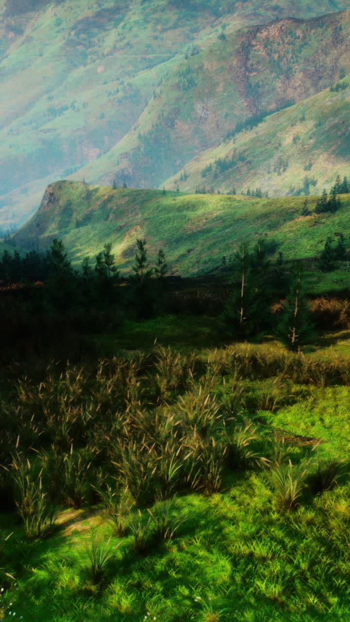 una hermosa vista de montañas y colinas verdes