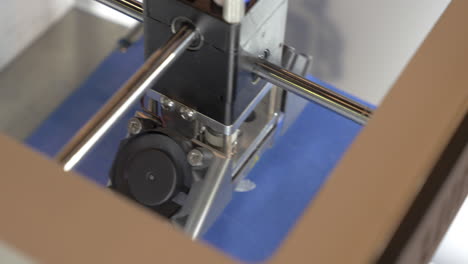 3d printer that prints plastic object