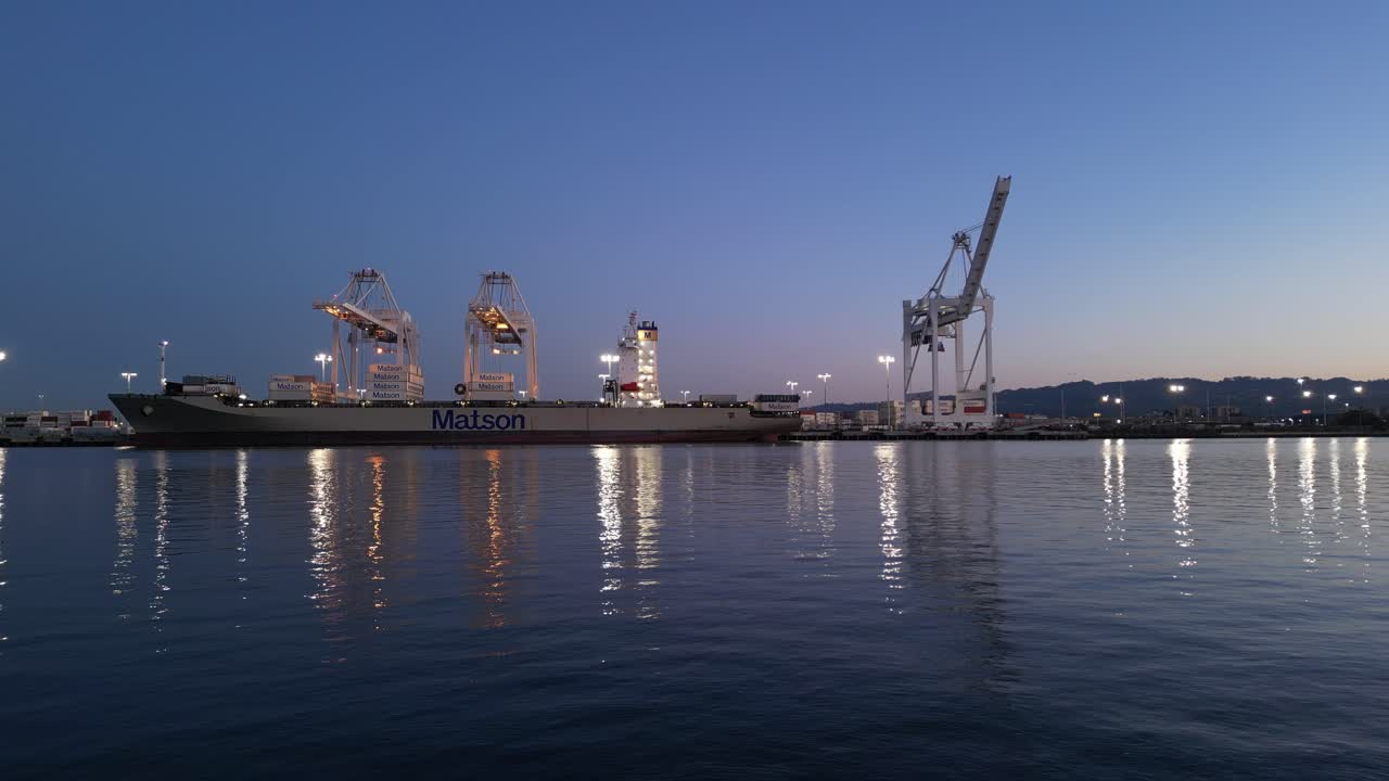 A static view of Oakland Inner Harbor, displaying the surrounding maritime infrastructure.