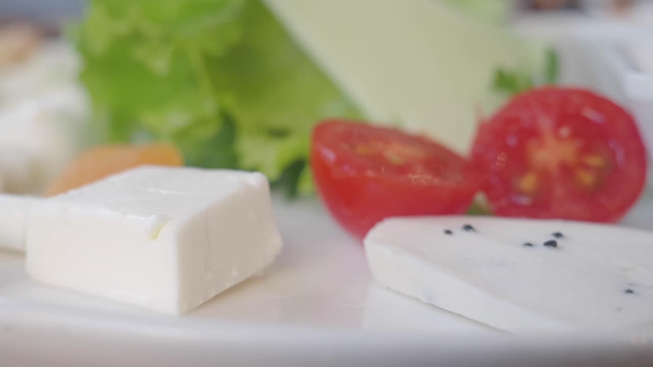 Feta cheese, tomato and salad