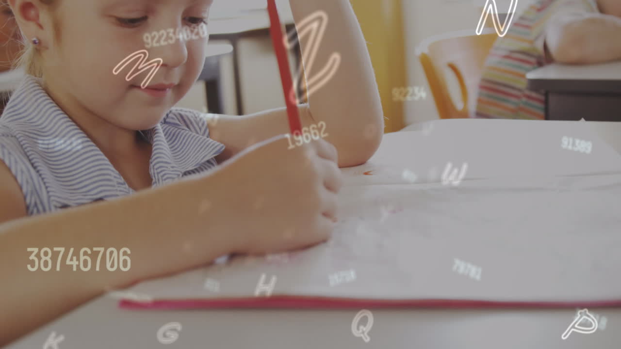 animación de números cambiantes y múltiples letras sobre chica caucásica escribiendo en un libro