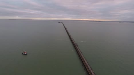 Volando-Sobre-Una-Ciudad-Costera-En-El-Reino-Unido-1