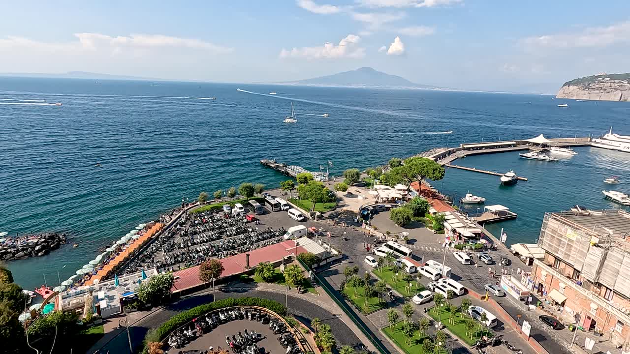 소렌토 의 그림 같은 항구 의 공중 풍경