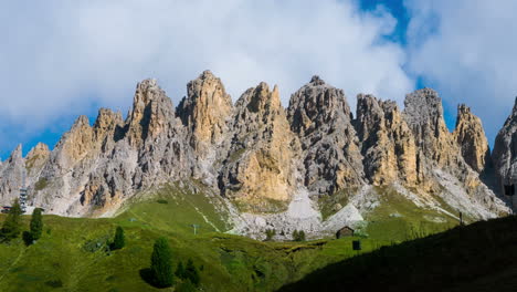 Time-Lapse-of-Dolomites-Italy,-Pizes-de-Cir-Ridge