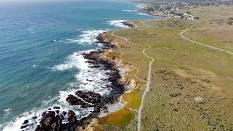 Océano-Pacífico-A-Lo-Largo-De-La-Carretera-1-De-La-Costa-Central