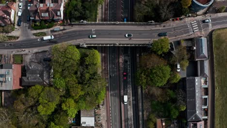 Drone-De-Arriba-Hacia-Abajo-Disparó-Sobre-Archway-Bridge-Road-A1-Londres