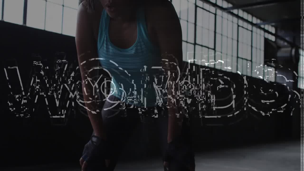 단어의 애니메이션 당신은 버려진 건물에서 심하게 숨을 쉬는 여자를 이길