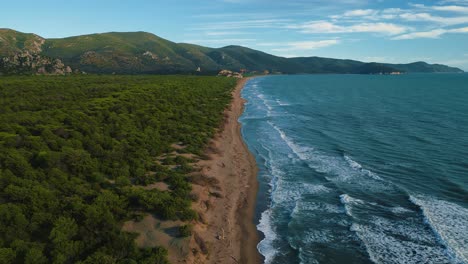 Wild-beach-at-Maremma-National-Park-in-Tuscany,-Italy