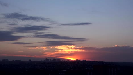 tiempo lapse puesta de sol sobre la ciudad, turquía