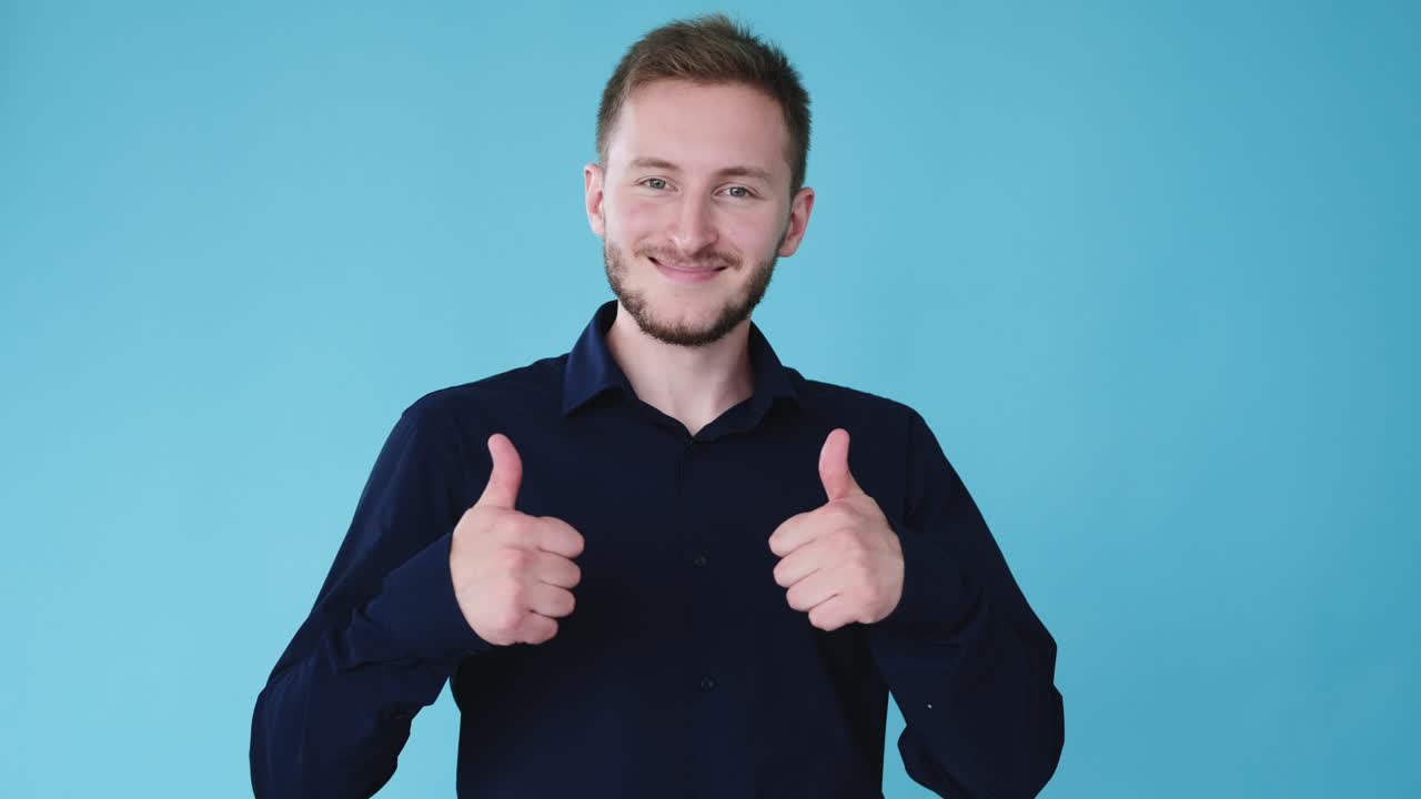 los pulgares hacia arriba firman el acuerdo hombre como gesto gif bucle