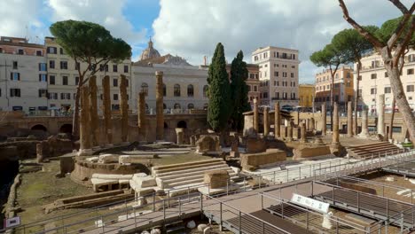 Largo-di-Torre-Argentina,-open-square-in-Rome,-Italy