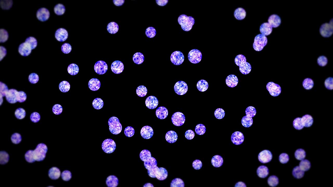 검은 바탕에 많은 은 크리스탈 구를 날아. 투명, 다채로운 유리 빛. 반이는 공 회전의 3d 애니메이션. 루프 애니메이션.