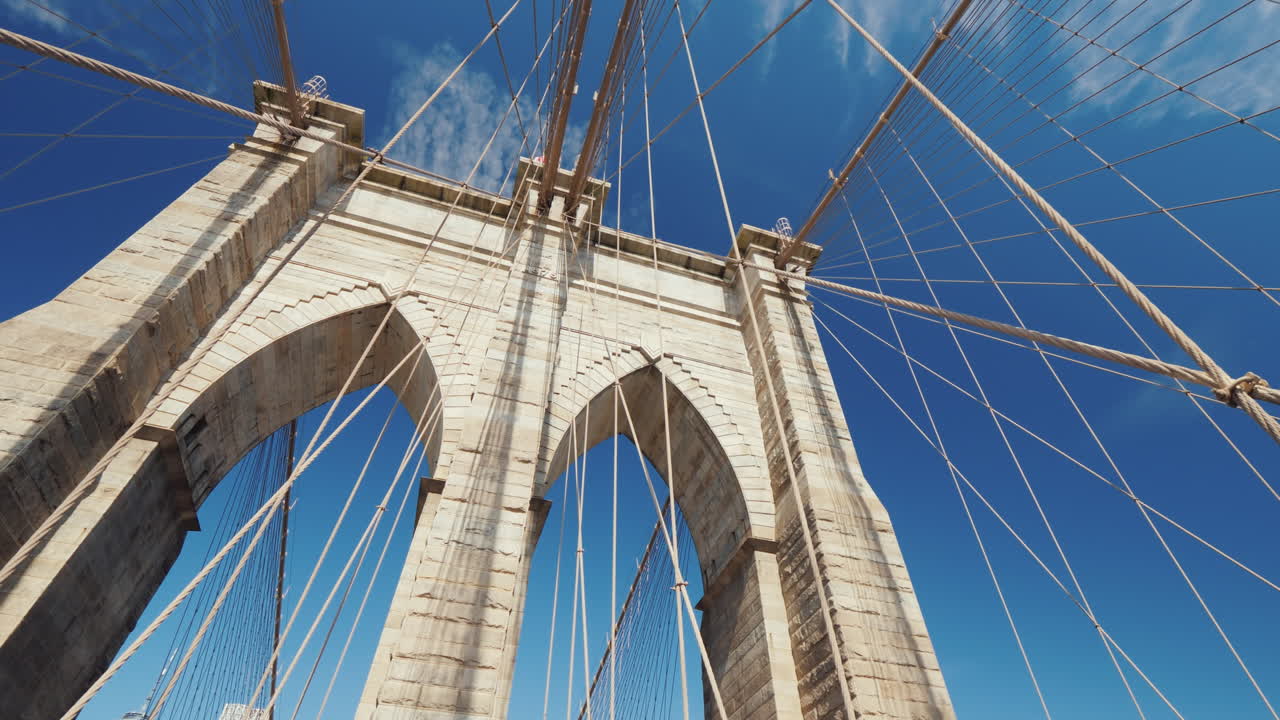 뉴욕 브루클린 다리의 어지러운 1인칭 시점