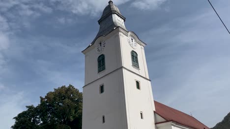 The-iconic-church-of-Rimetea,-Torocko