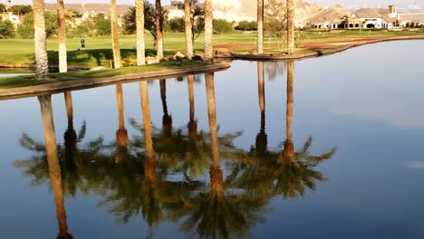 Estanque-Reflectante-En-El-Lago-Las-Vegas,-Nevada