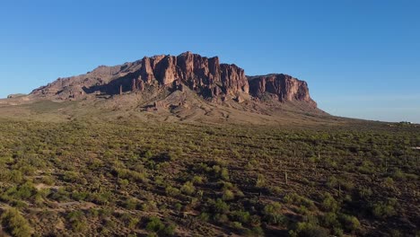 superstition mountains scenic desert landscape near lost dutchman state park in arizona