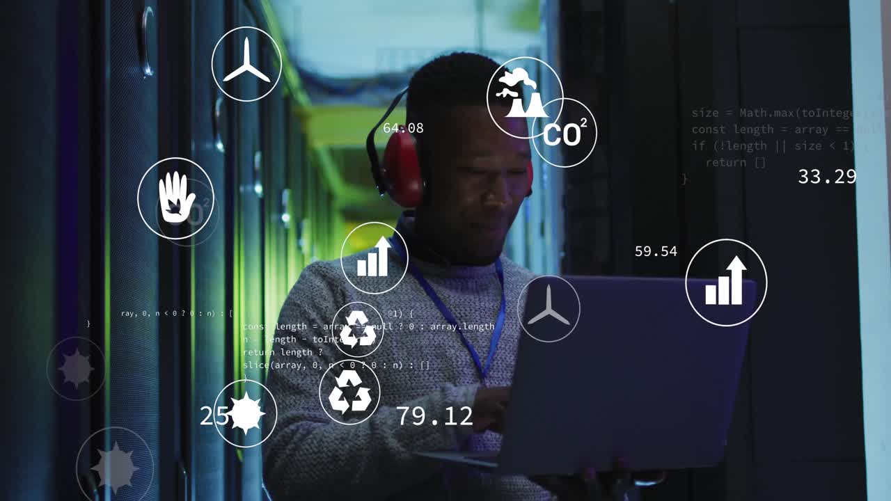 animación de iconos digitales contra ingeniero afroamericano con computadora portátil trabajando en la sala de servidores