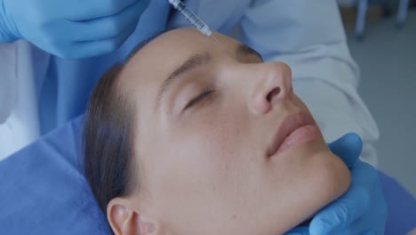 paciente de procedimiento cosmético femenino